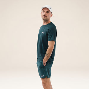 Performance Tee Green in Green — Material-Detail | T-Shirt von COURT7